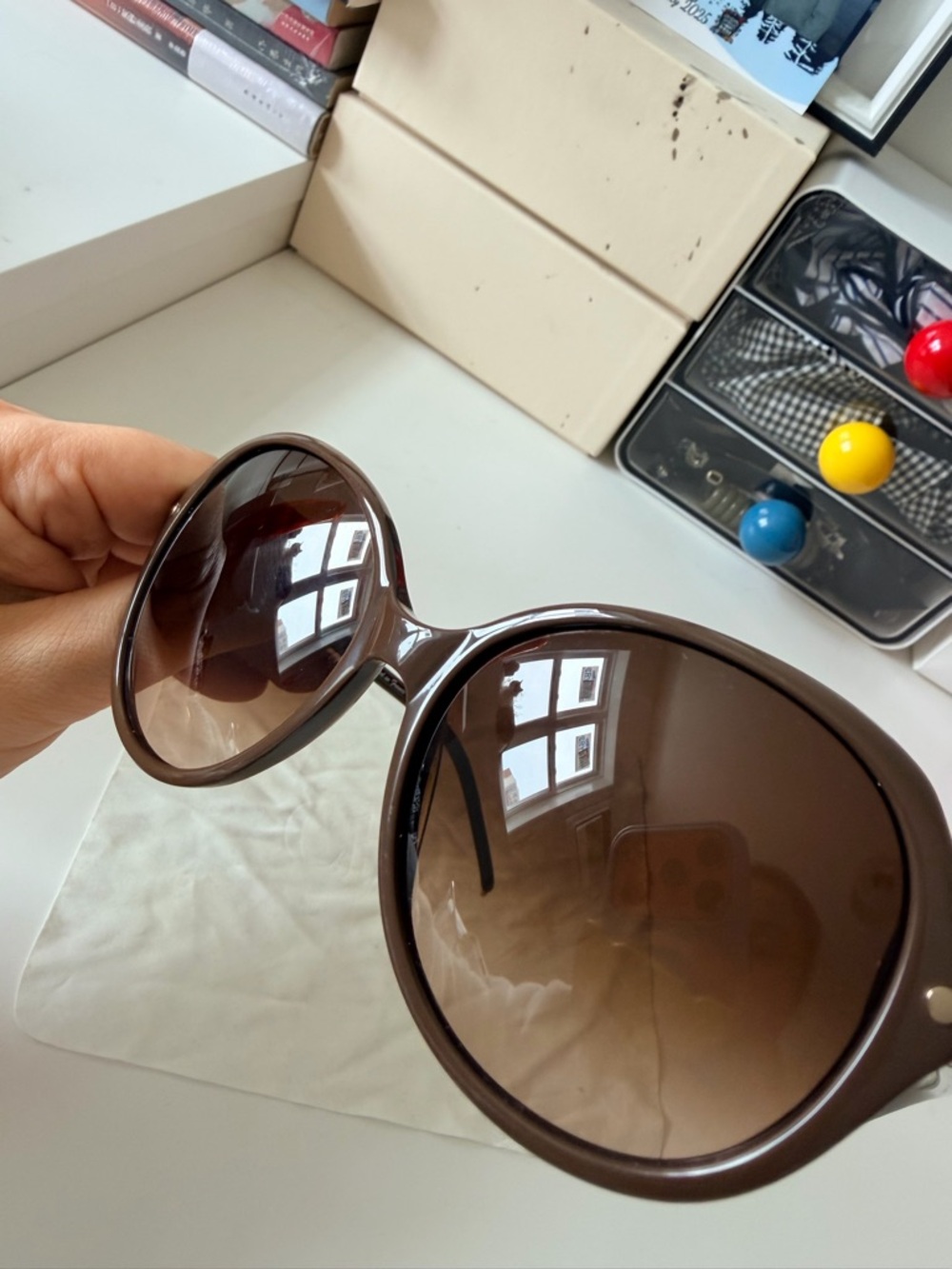Chloe Brown Gradient Round Sunglasses for Women NO box - Picture 12 of 14